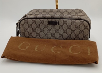 Beauty case Gucci in tela GG Supreme all-over