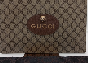 Pochette con porta documenti Gucci GG Supreme