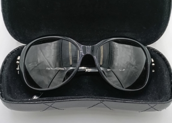 Occhiali da sole CHANEL modello in metallo nero