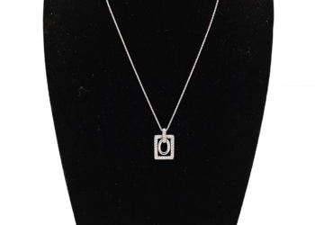 Collana Salvini in oro bianco con ciondolo rettangolare in diamanti