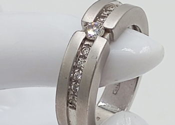 Anello rivière in oro bianco 18kt