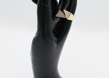 Anello in oro giallo 18kt con diamanti