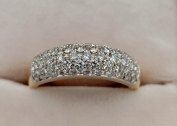 Anello pavé in oro giallo 18 kt con 43 diamanti naturali