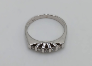 Anello in oro bianco 18 kt con 5 diamanti