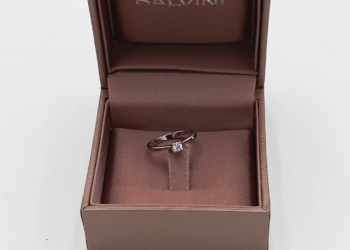 Anello in oro bianco 18kt firmato Salvini