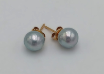 Eleganti orecchini con perle Akoya in oro giallo 18kt