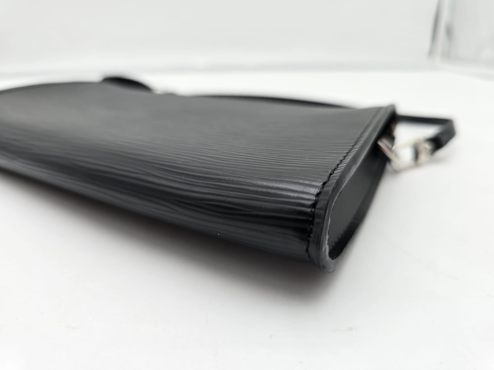 15731459-30b3-488b-b684-9c6204b30afb