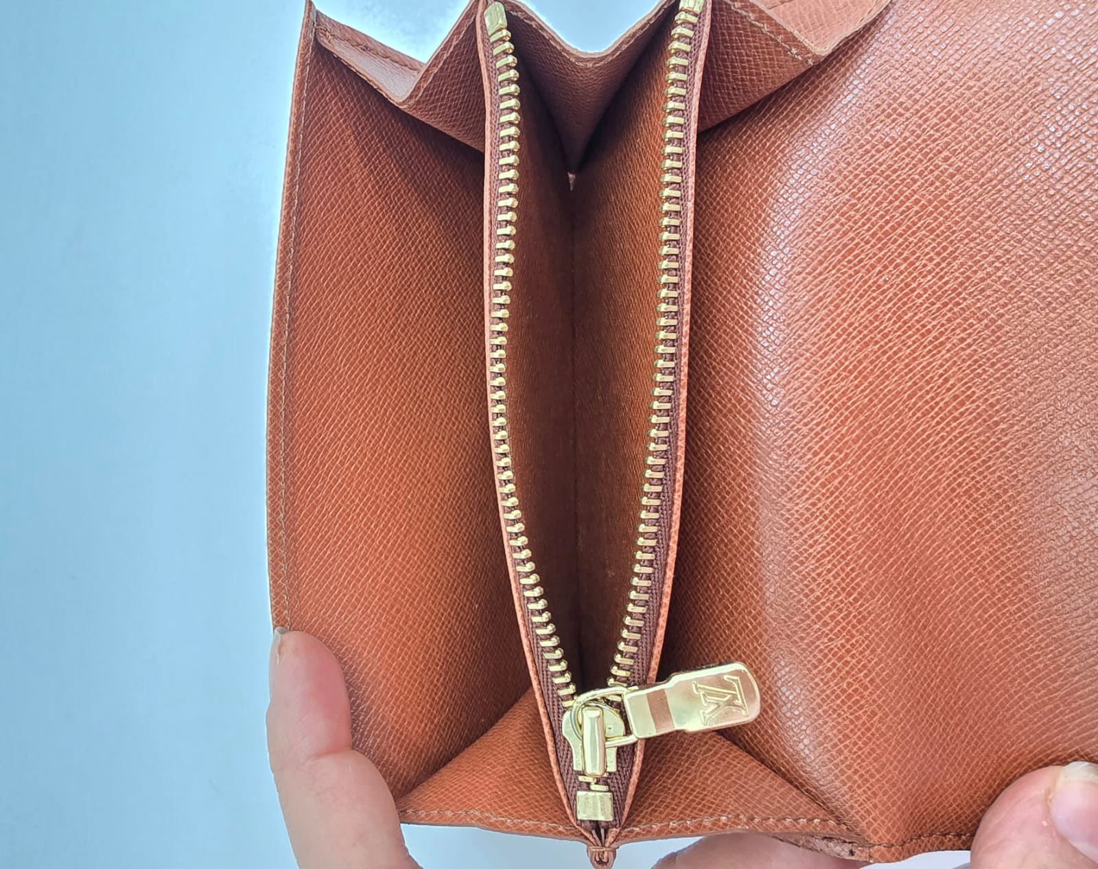 4f7b335a-5f4d-467f-a374-a405240e02c7