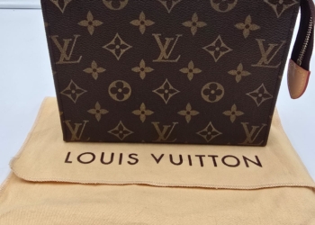 Trousse Toilette Louis Vuitton in Monogram