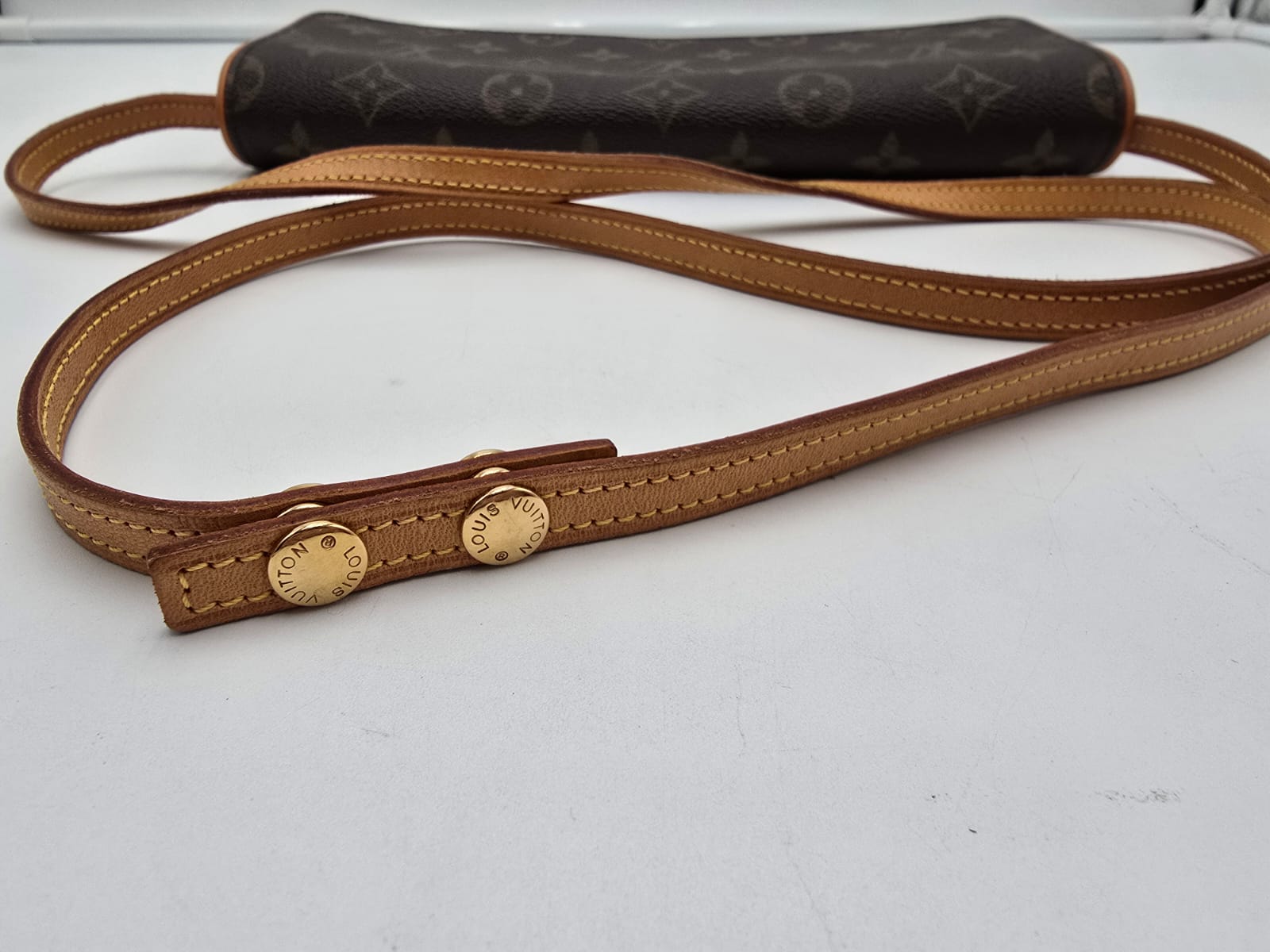 9fe686ef-82f5-45c7-a46a-32aaa1027642