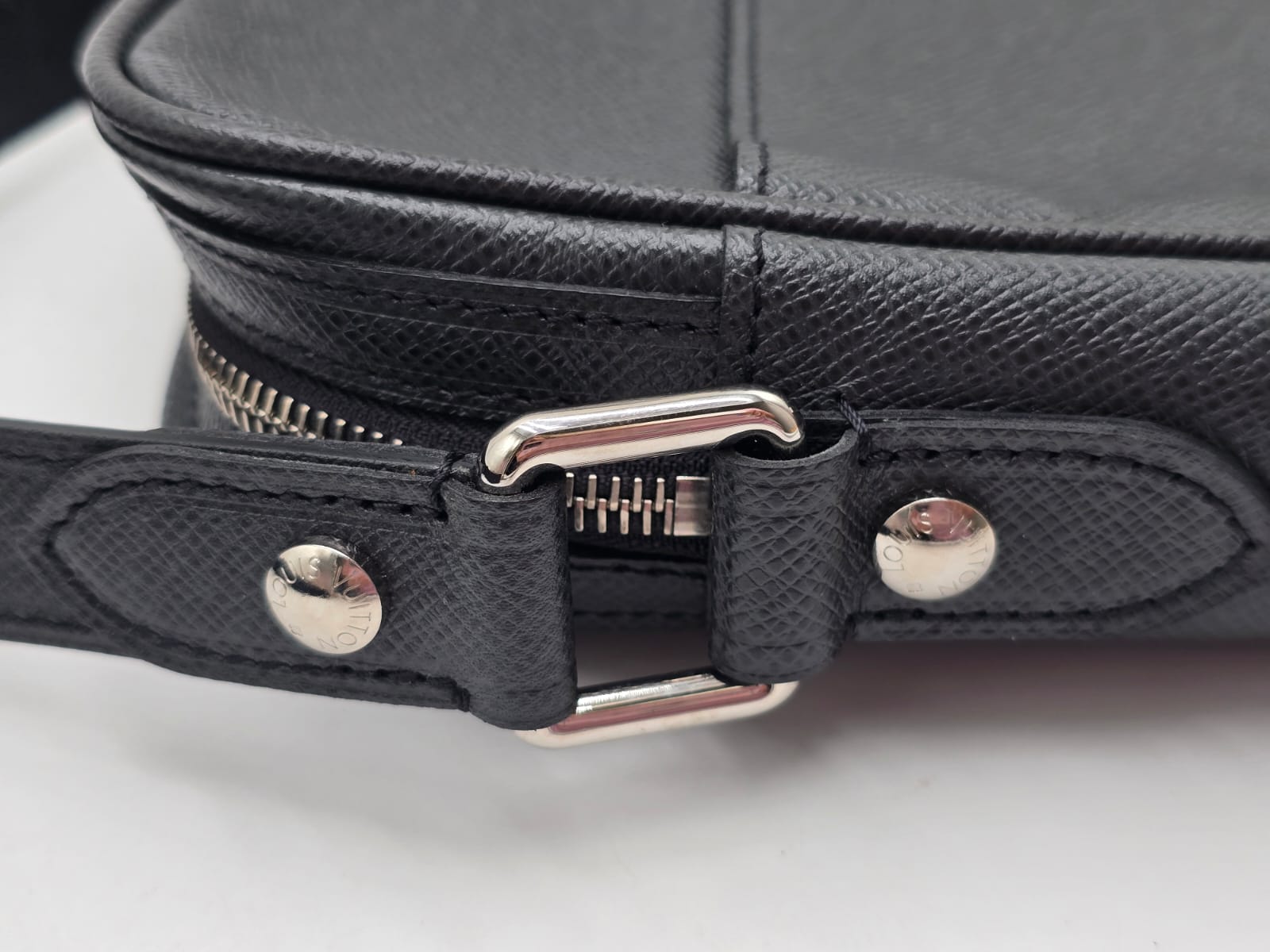 ea403533-82d4-4c5e-b82b-5cf803a9d64b