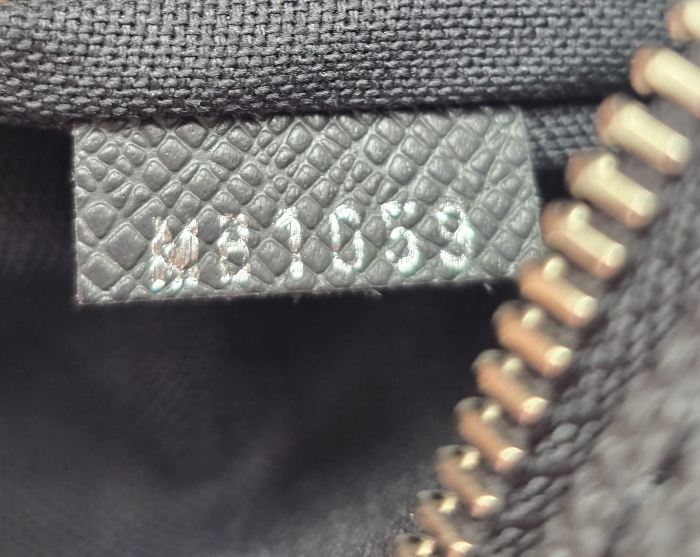 fcd997ff-0f84-44aa-a818-fe3f4f3200ce