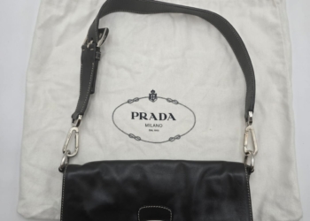 Borsa Prada Baguette Flap in Pelle