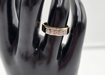 Anello in Oro Giallo 18kt e Diamanti Naturali