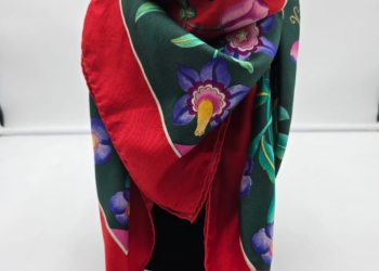 Foulard Gucci Vintage con Design Floreale in Seta
